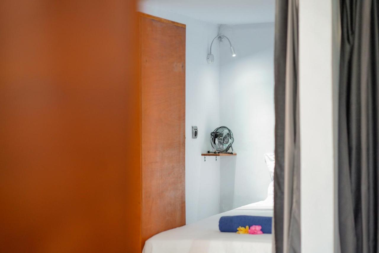 Waiwas Hostel Kuta  Eksteriør bilde